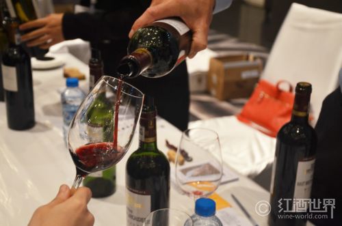 04-tasting-wine-180925.JPG